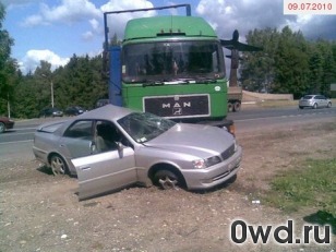 Битый автомобиль Toyota Chaser